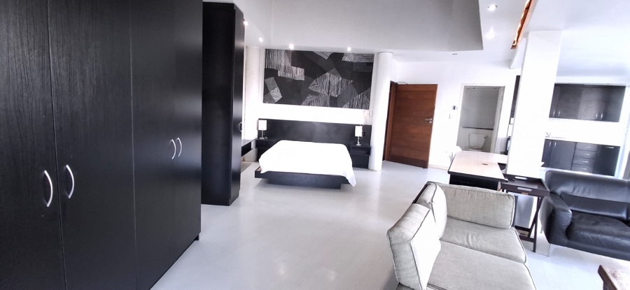 7 Bedroom Property for Sale in Bonza Bay Eastern Cape